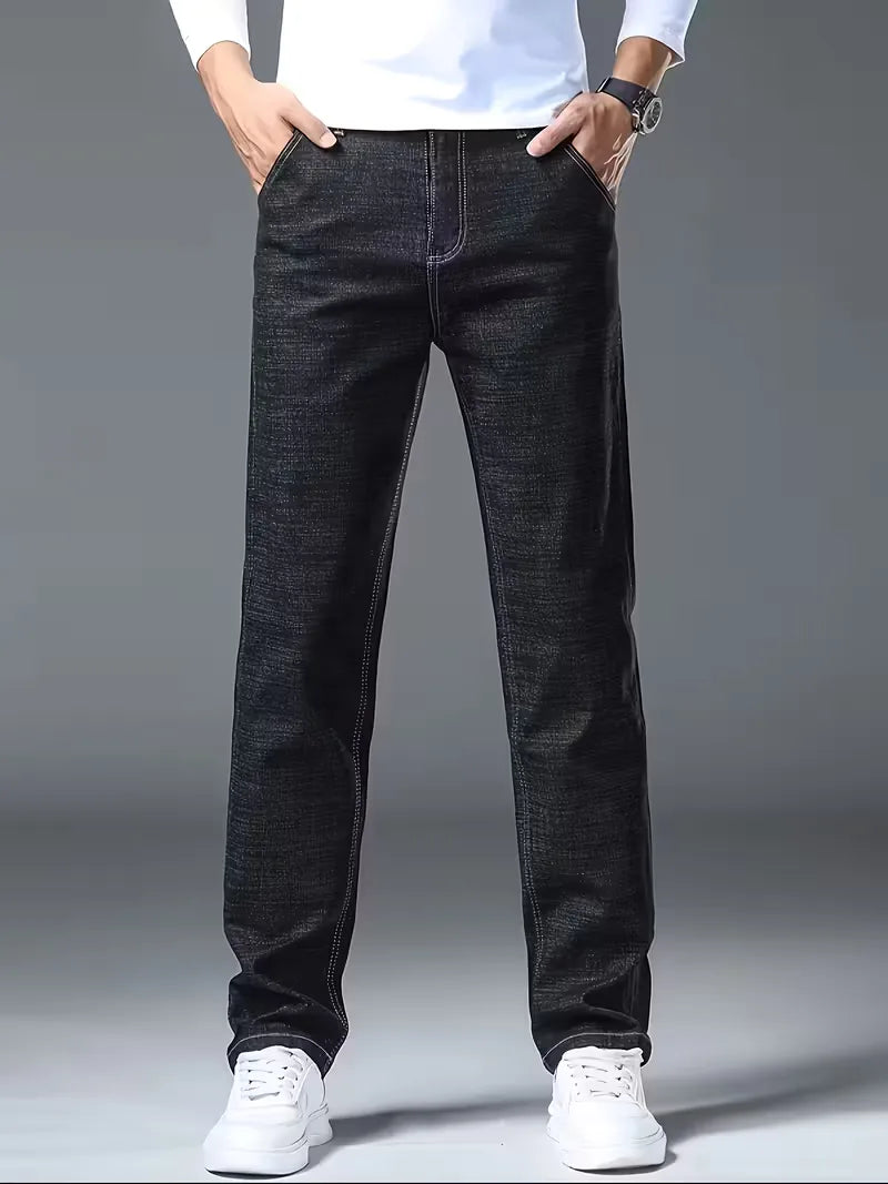 Men's Straight-Leg Jeans with Contrast Stitching