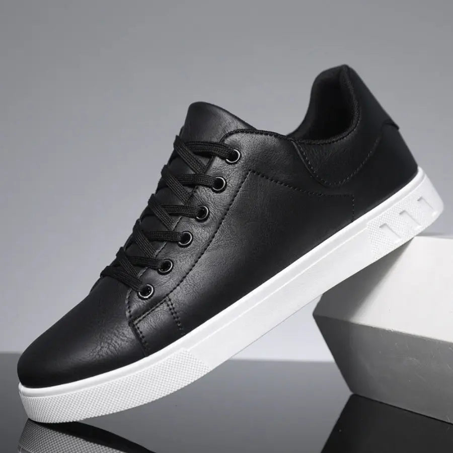Men's Low-Top Lace-Up Trainers – Contrast Sole