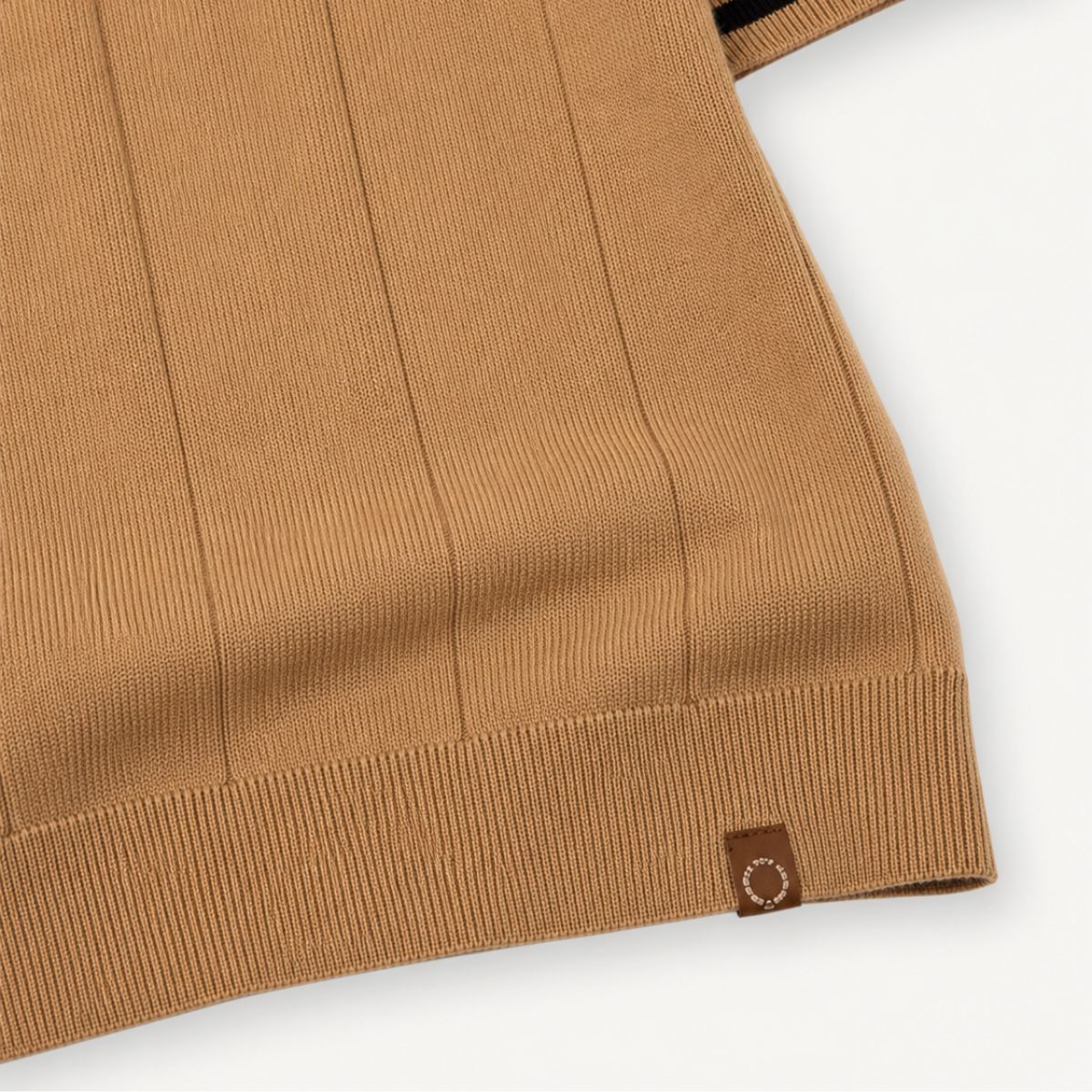 Men's Zip-neck Knitted Polo Shirt with short zip and classic collar