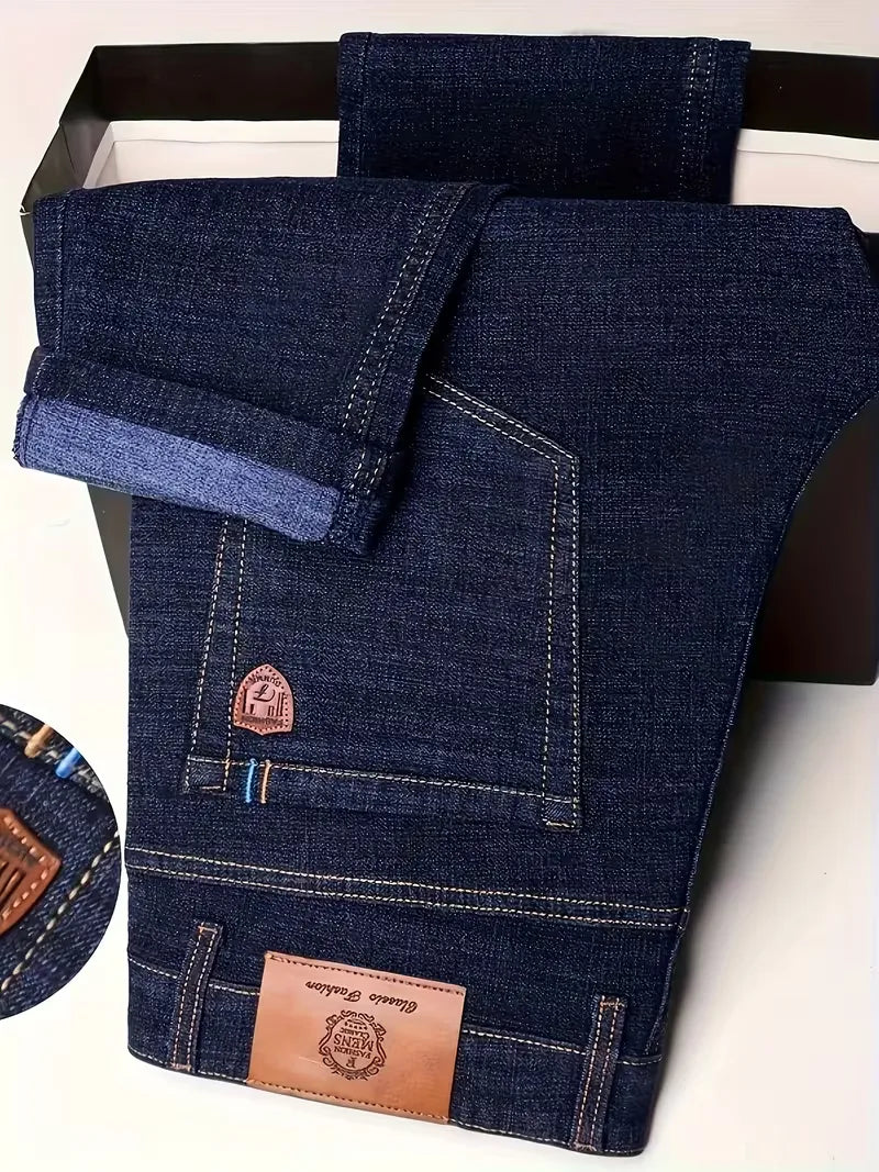 Men's Straight-Leg Jeans with Contrast Stitching