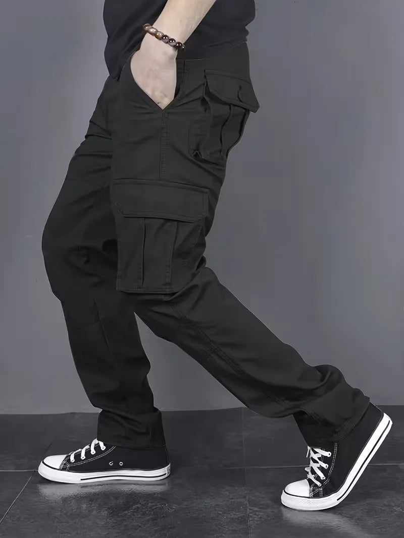 Men's Straight-Leg Cargo Trousers in Black