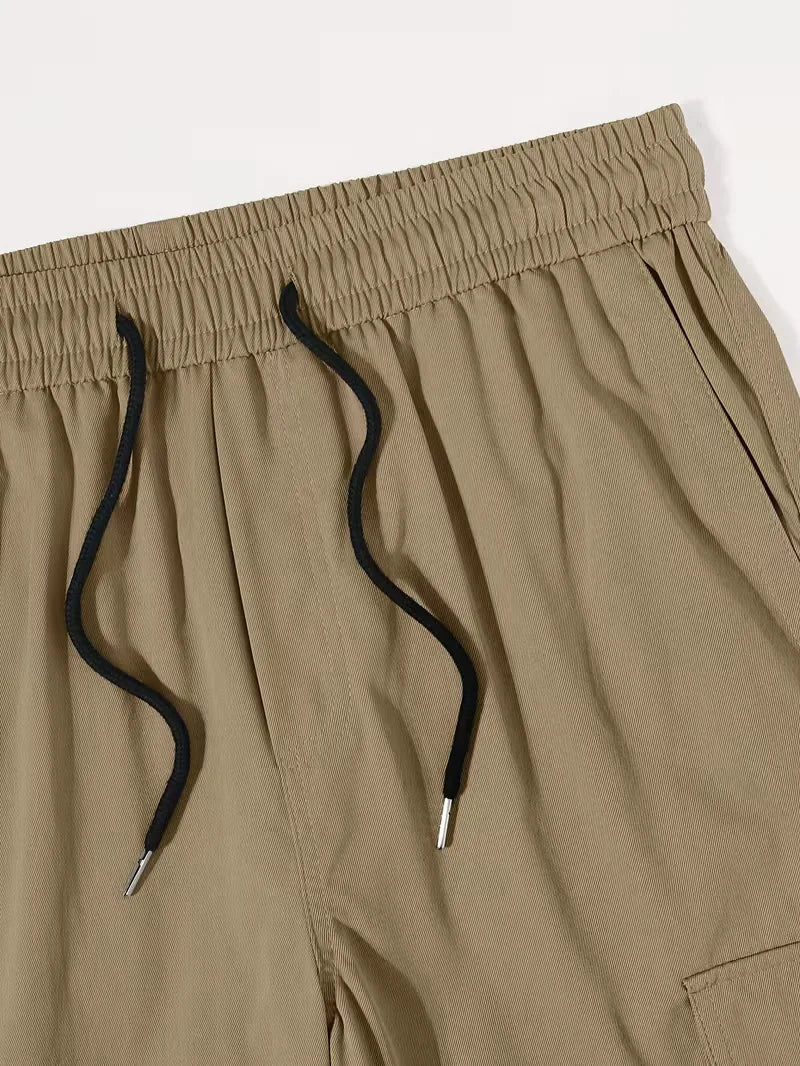 Men's Straight-Leg Cargo Trousers in Black