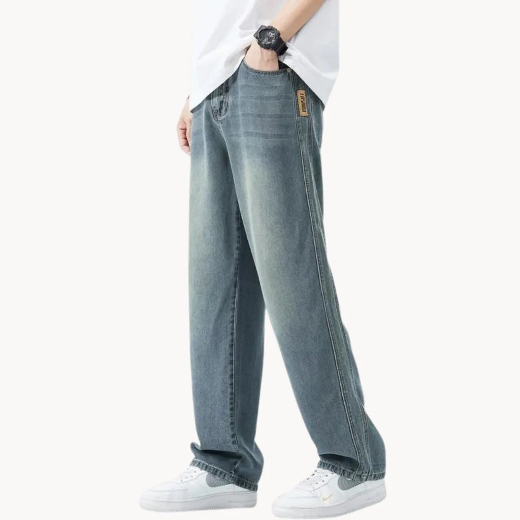 Men's Relaxed-Fit Light Wash Jeans