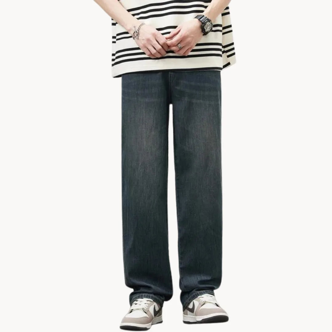 Men's Relaxed-Fit Light Wash Jeans