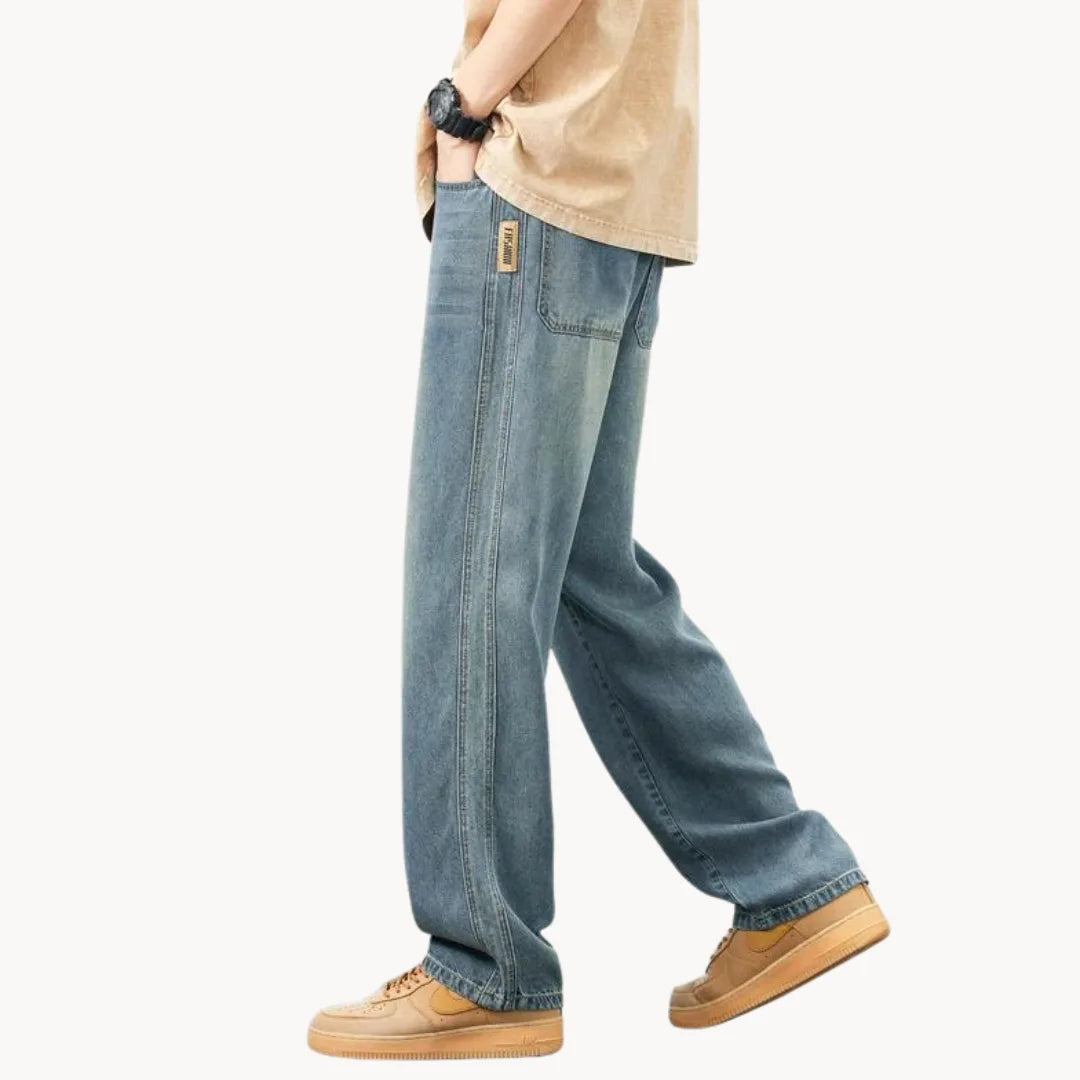 Men's Relaxed-Fit Light Wash Jeans
