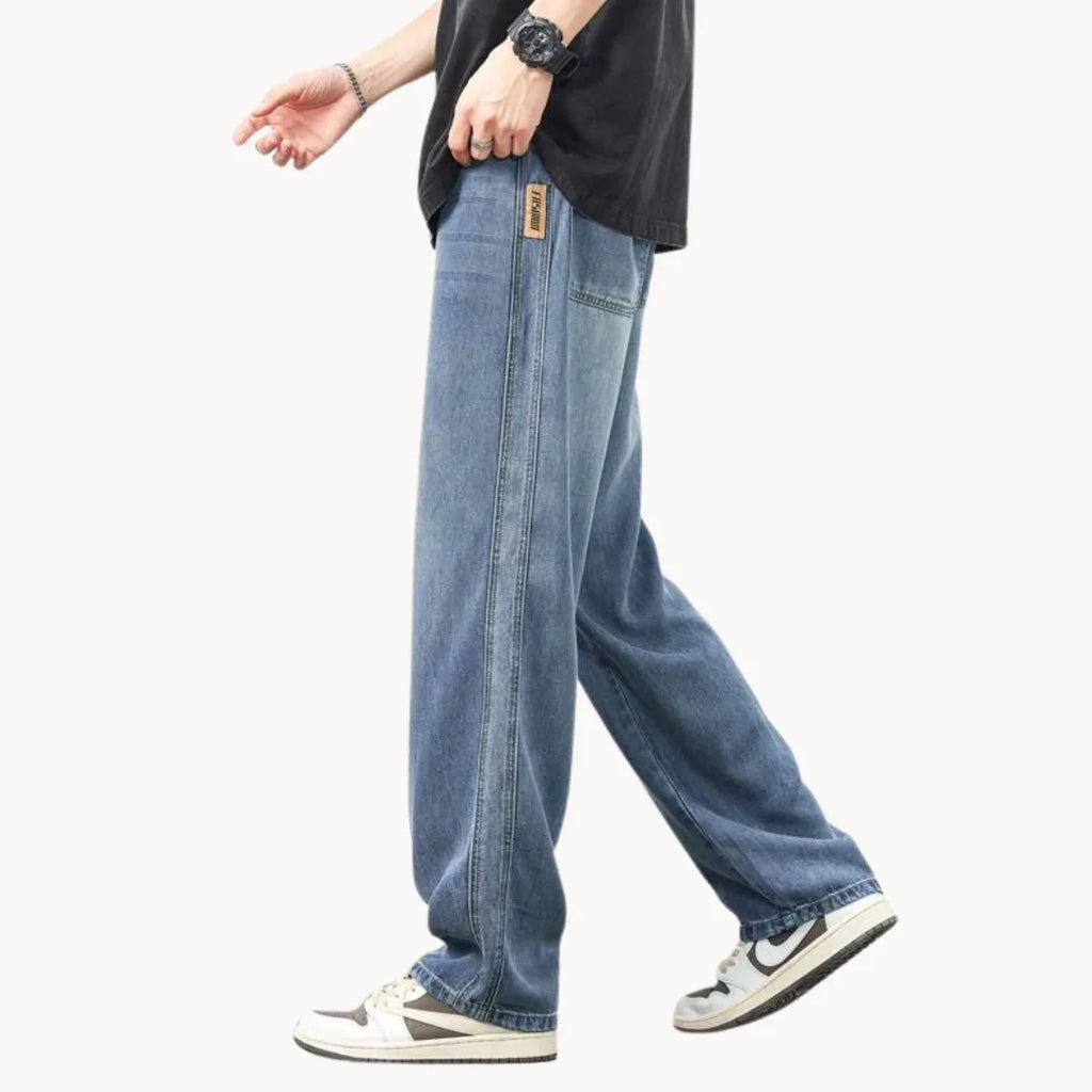 Men's Relaxed-Fit Light Wash Jeans