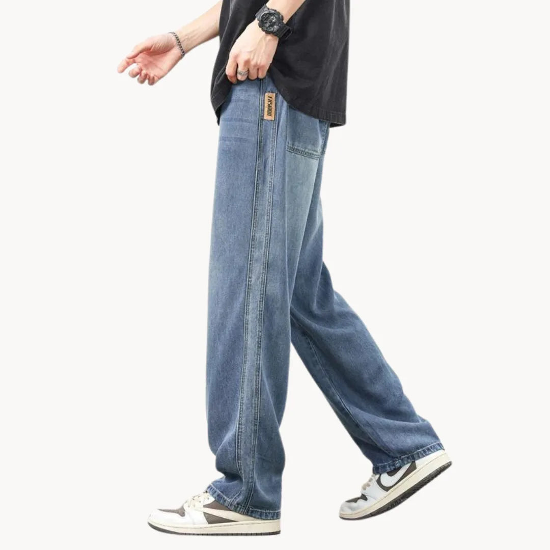 Men's Relaxed-Fit Light Wash Jeans