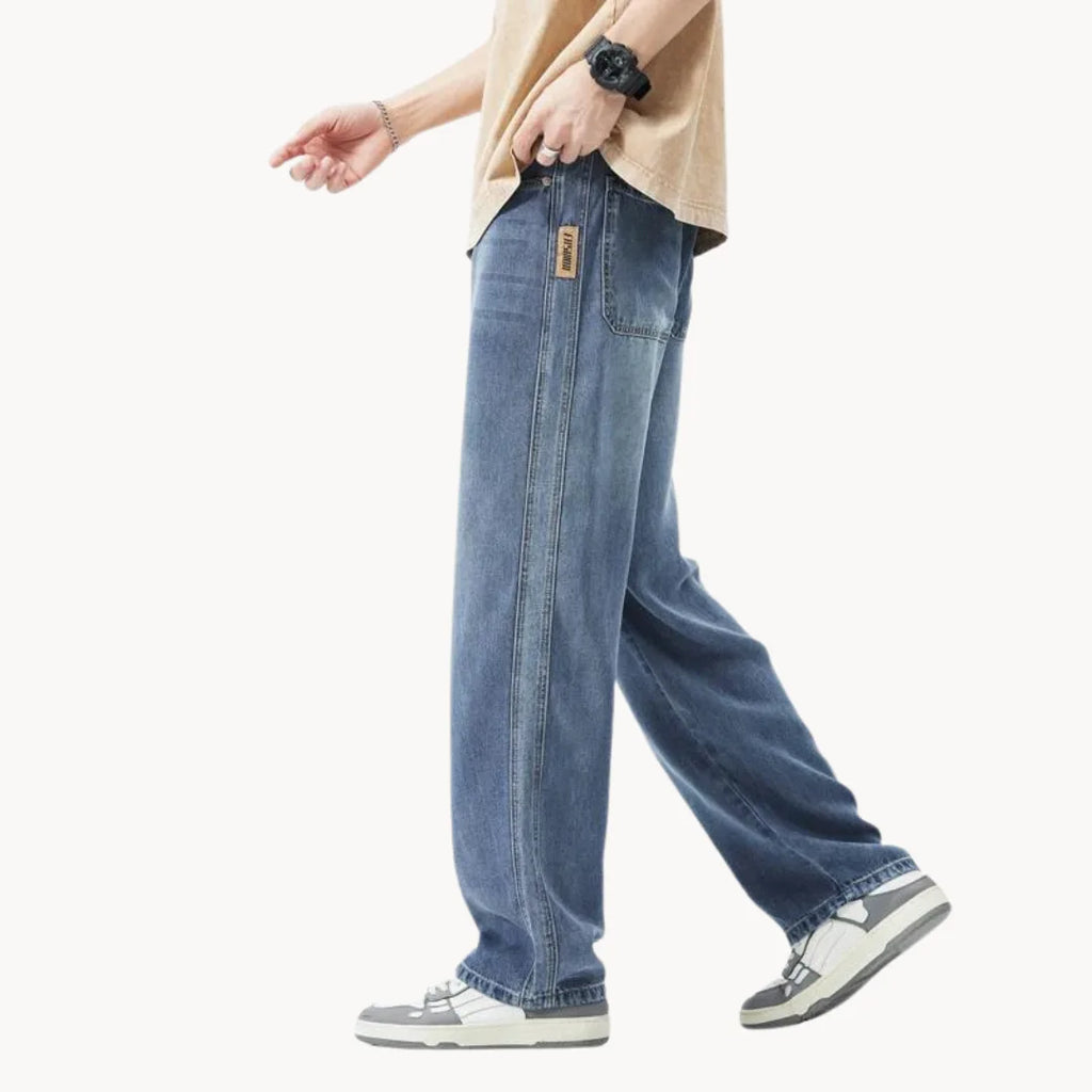 Men's Relaxed-Fit Light Wash Jeans