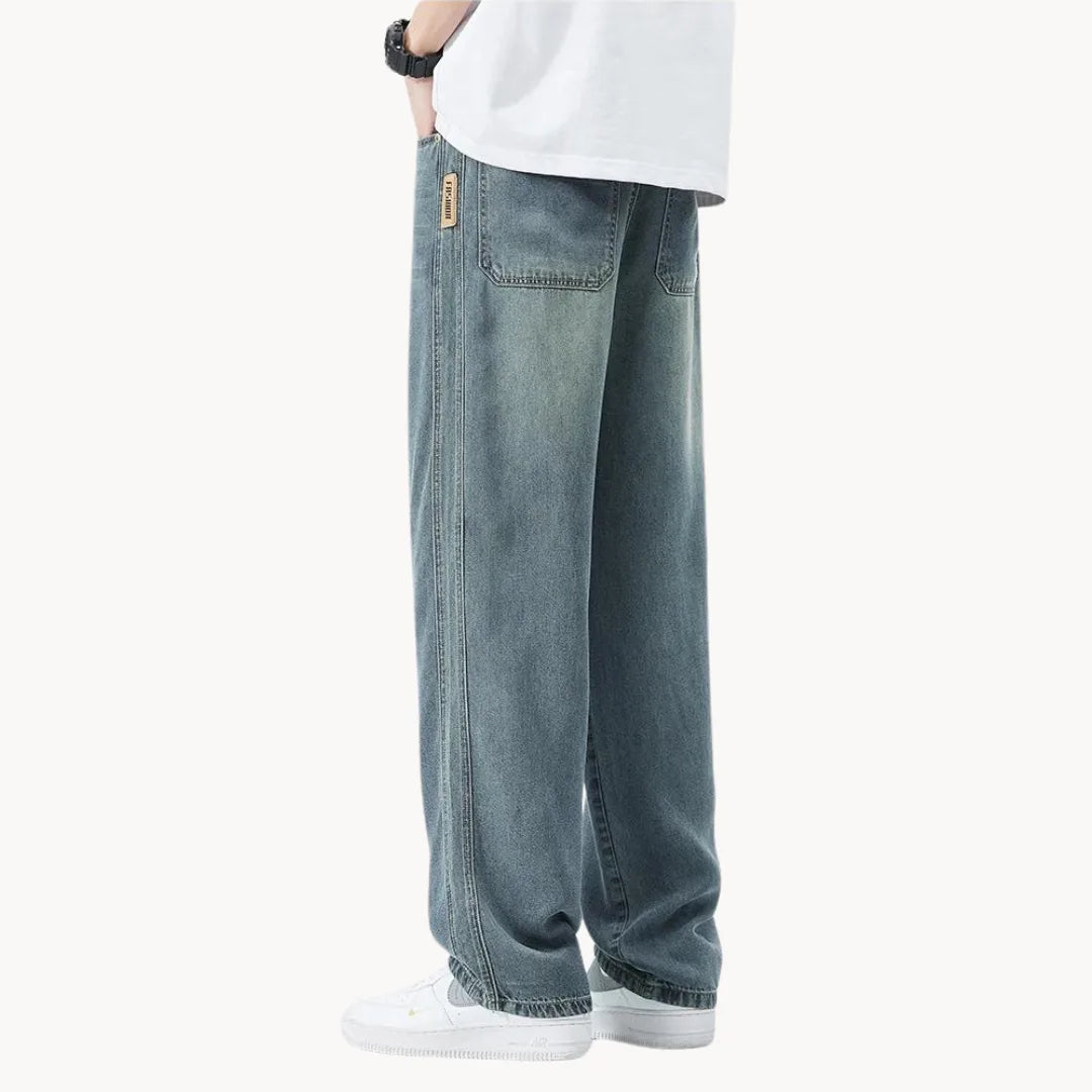 Men's Relaxed-Fit Light Wash Jeans