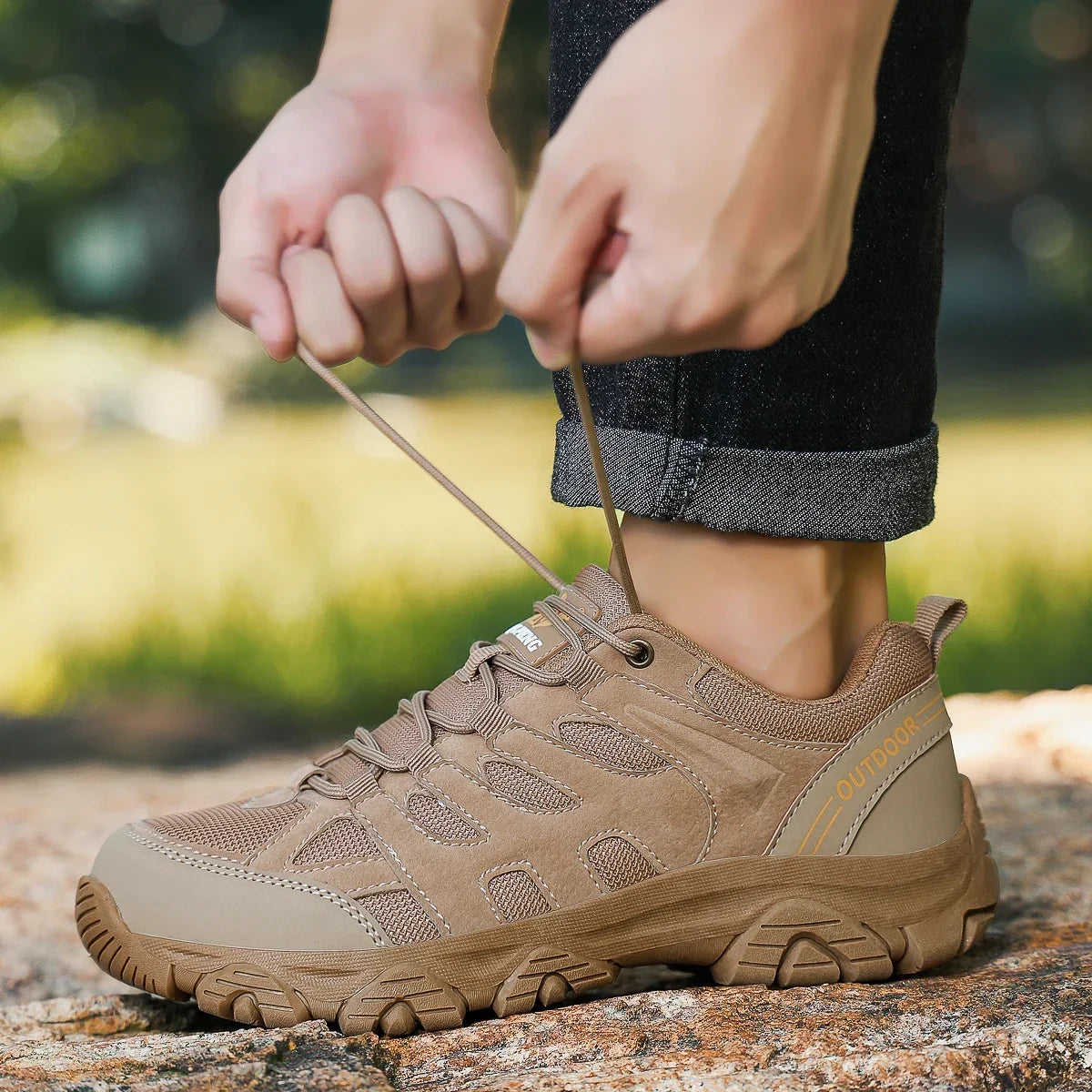 Men's Low-Cut Winter Hiking Shoes – Rugged Anti-Slip Lace-Up Outdoor Trail