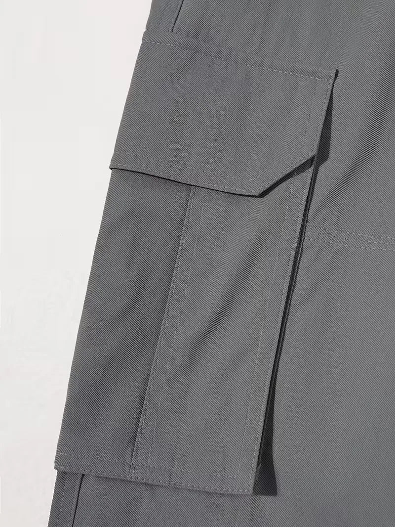 Men's Straight-Leg Cargo Trousers in Black