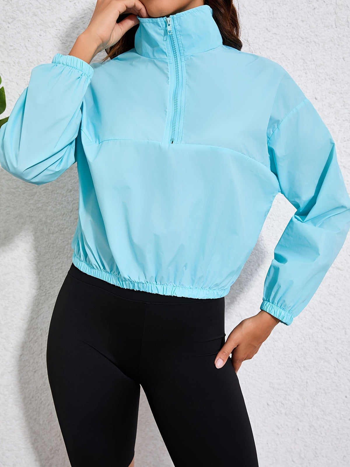 Women's Zip-front Windbreaker with long sleeves