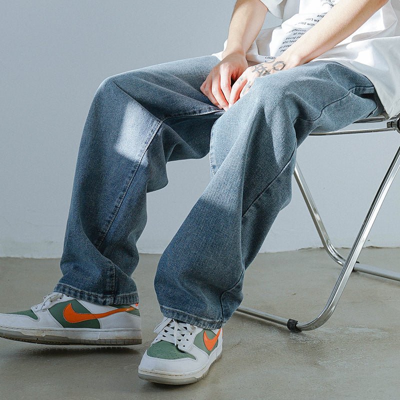 Men's Wide Denim Jeans – Relaxed Straight Jeans in Light or Dark Blue