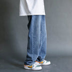 Men's Wide Denim Jeans – Relaxed Straight Jeans in Light or Dark Blue