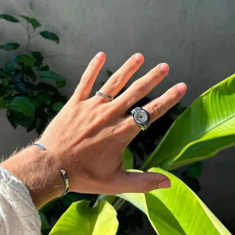 Men's Adjustable Quartz Ring Watch – Polished Metal Finger Watch